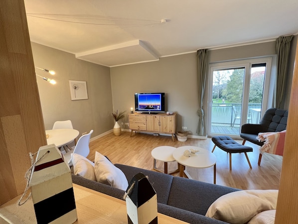 Fernseher, Stereoanlage