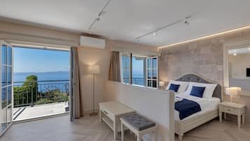 Superior Double Room | Premium bedding, minibar, in-room safe, desk
