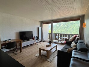 TV - Studio in Châtel for 4 guests, southwest balcony, parking (Châtel)