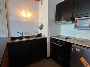 Køleskab, mikrobølgeovn