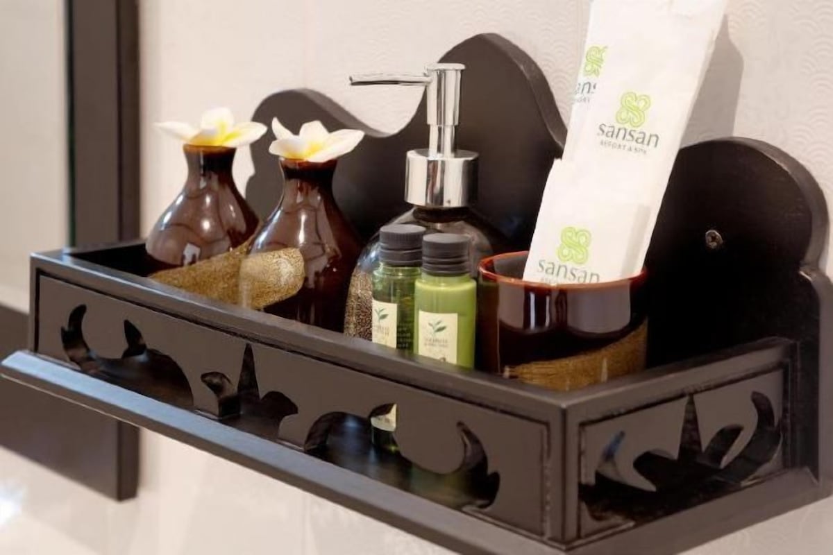 Bathroom amenities | Slippers