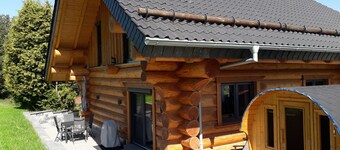 Kanadisches Naturstamm-blockhaus