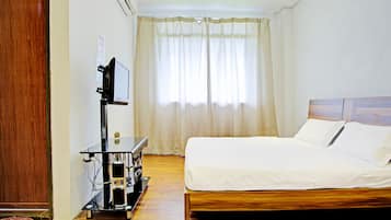 Free WiFi, bed sheets