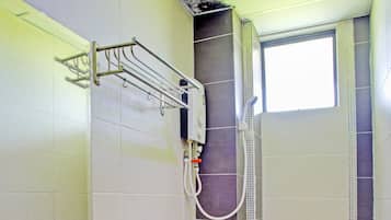 Shower, towels