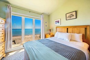 3 bedrooms, iron/ironing board, travel cot, free WiFi - Waterfront - Bee's Lake House (Sturgeon Bay)