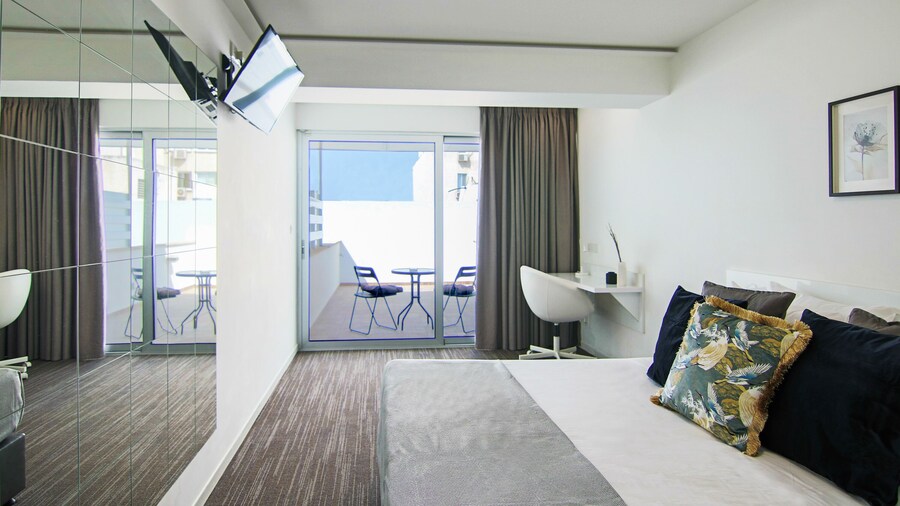 Phaedrus Living Luxury Suite Nicosia 502