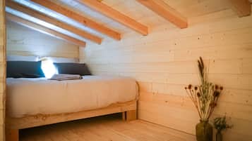 2 bedrooms, bed sheets