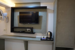 Deluxe Quadruple Room | 1 bedroom, free WiFi, bed sheets