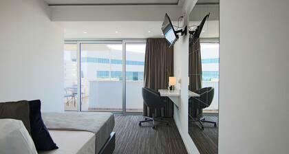 Phaedrus Living Luxury Suite Nicosia 504