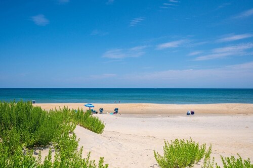 315 South Nags Head Ocean-Front & Dog Friendly!