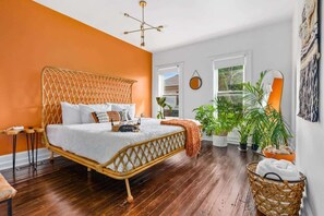 4 habitaciones, tabla de planchar con plancha, cuna de viaje y wifi