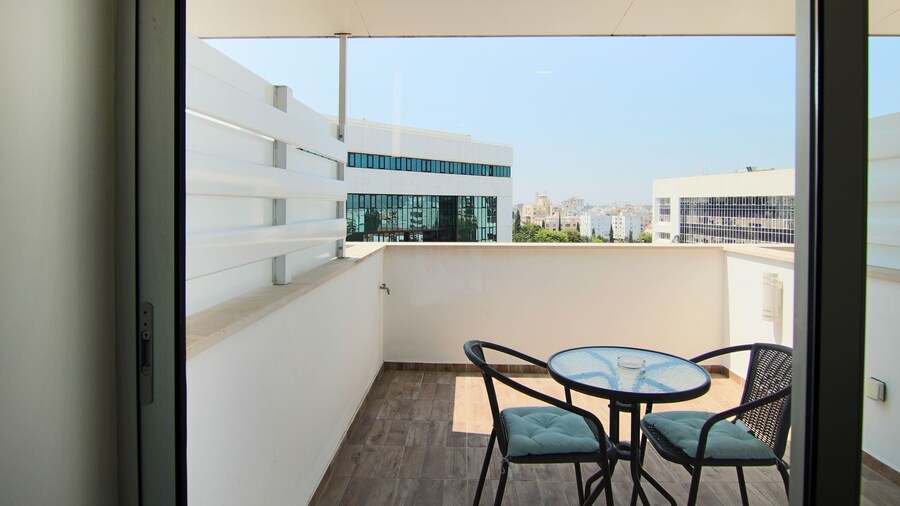 Phaedrus Living Luxury Suite Nicosia 505