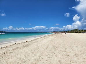 Beach nearby - Zion Appartment SXM, Orient Bay, Sint Maarten (Baie Orientale)