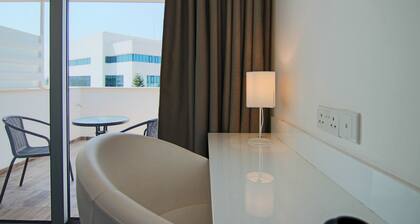 Phaedrus Living Luxury Suite Nicosia 506