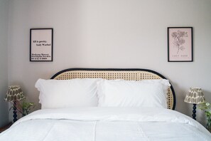 4 bedrooms, iron/ironing board, travel cot, free WiFi