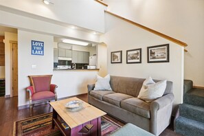 Smart TV, fireplace - Tahoe City Three Bedroom Condo in a Great Location! (Tahoe City)