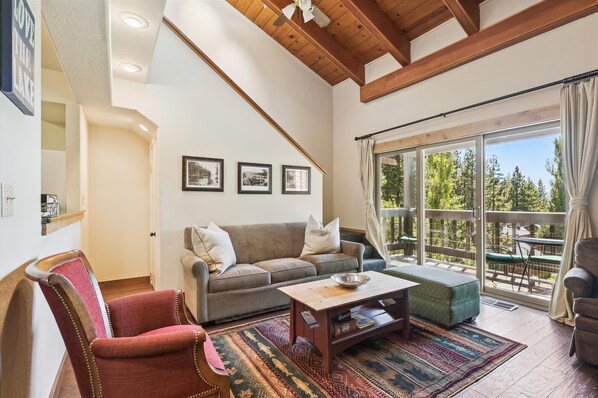 Smart TV, fireplace - Tahoe City Three Bedroom Condo in a Great Location! (Tahoe City)