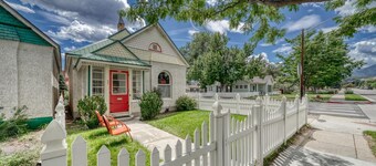 Parkside Cottage - Near Downtown Salida!