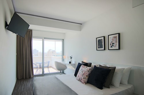 Phaedrus Living Luxury Suite Nicosia 508