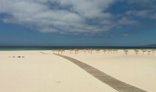 Romantic apartment, 5 mins from beach with scenic view & 350mbps high speed WiFi