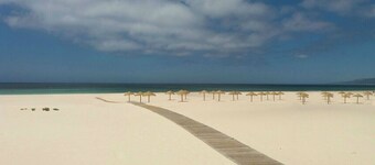 Romantic apartment, 5 mins from beach with scenic view & 350mbps high speed WiFi