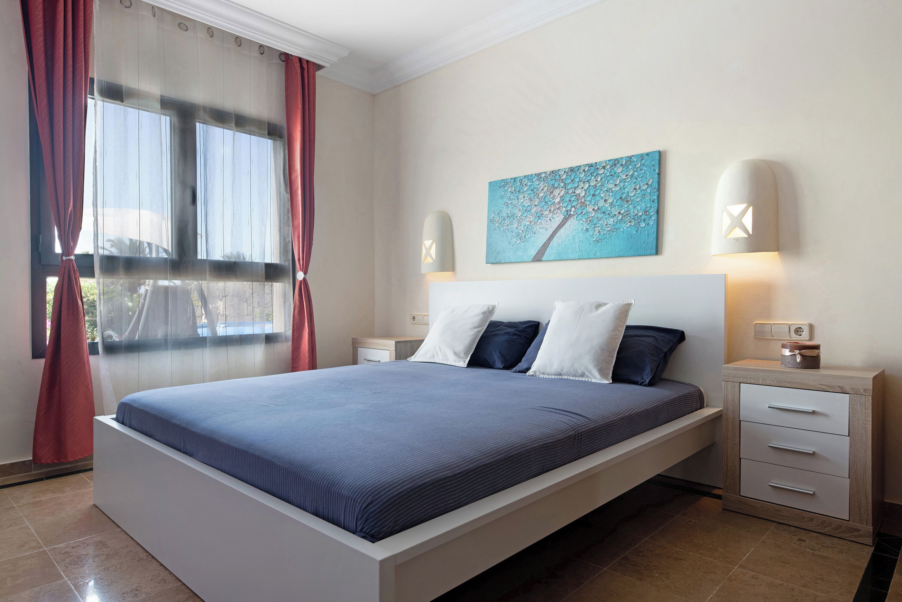 2 slaapkamers, een strijkplank/strijkijzer, gratis wifi, beddengoed