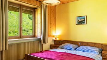 1 bedroom, free WiFi, bed sheets