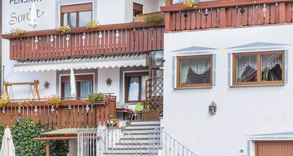 'Pension Sonia Apartment 104' mit Bergblick, Garten und WLAN