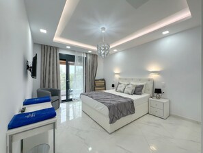 5 bedrooms, iron/ironing board, free WiFi, bed sheets