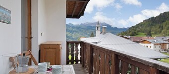 Appartement 'Lorenzo' met Uitzicht op de Bergen, Balkon en Wi-Fi