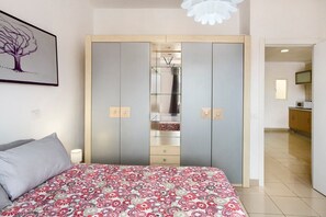 1 quarto, Wi-Fi de cortesia, roupa de cama