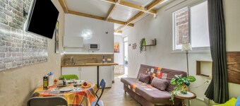 Vacation Home 'La Brisa Loft' with Mountain View, Private Terrace and Wi-Fi