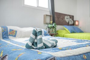 1 bedroom, free WiFi, bed sheets - Vacation Home 'La Brisa Loft' with Mountain View, Private Terrace and Wi-Fi (Carrizal)