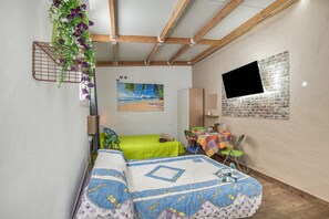 1 bedroom, free WiFi, bed sheets - Vacation Home 'La Brisa Loft' with Mountain View, Private Terrace and Wi-Fi (Carrizal)