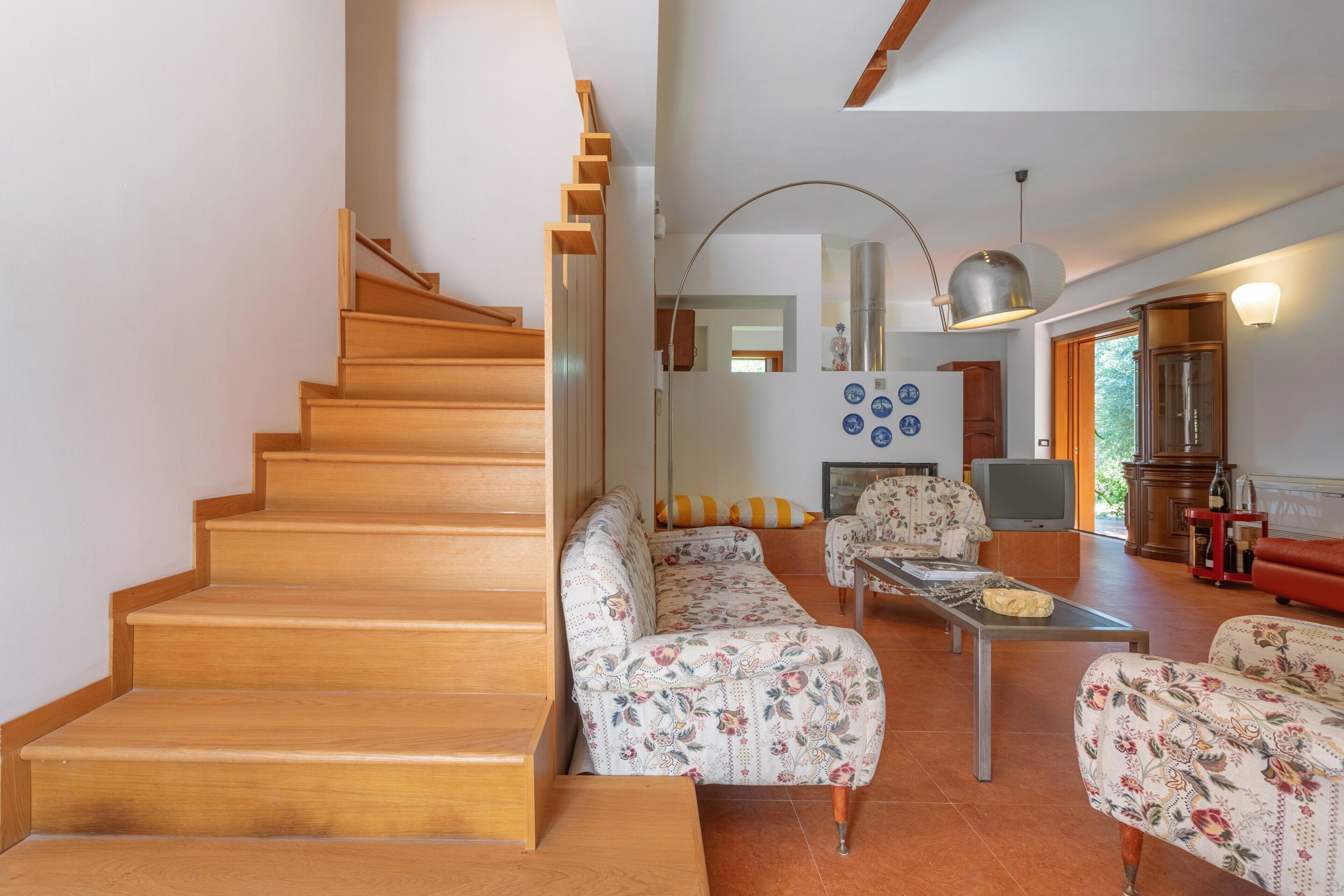 Televisión, chimenea