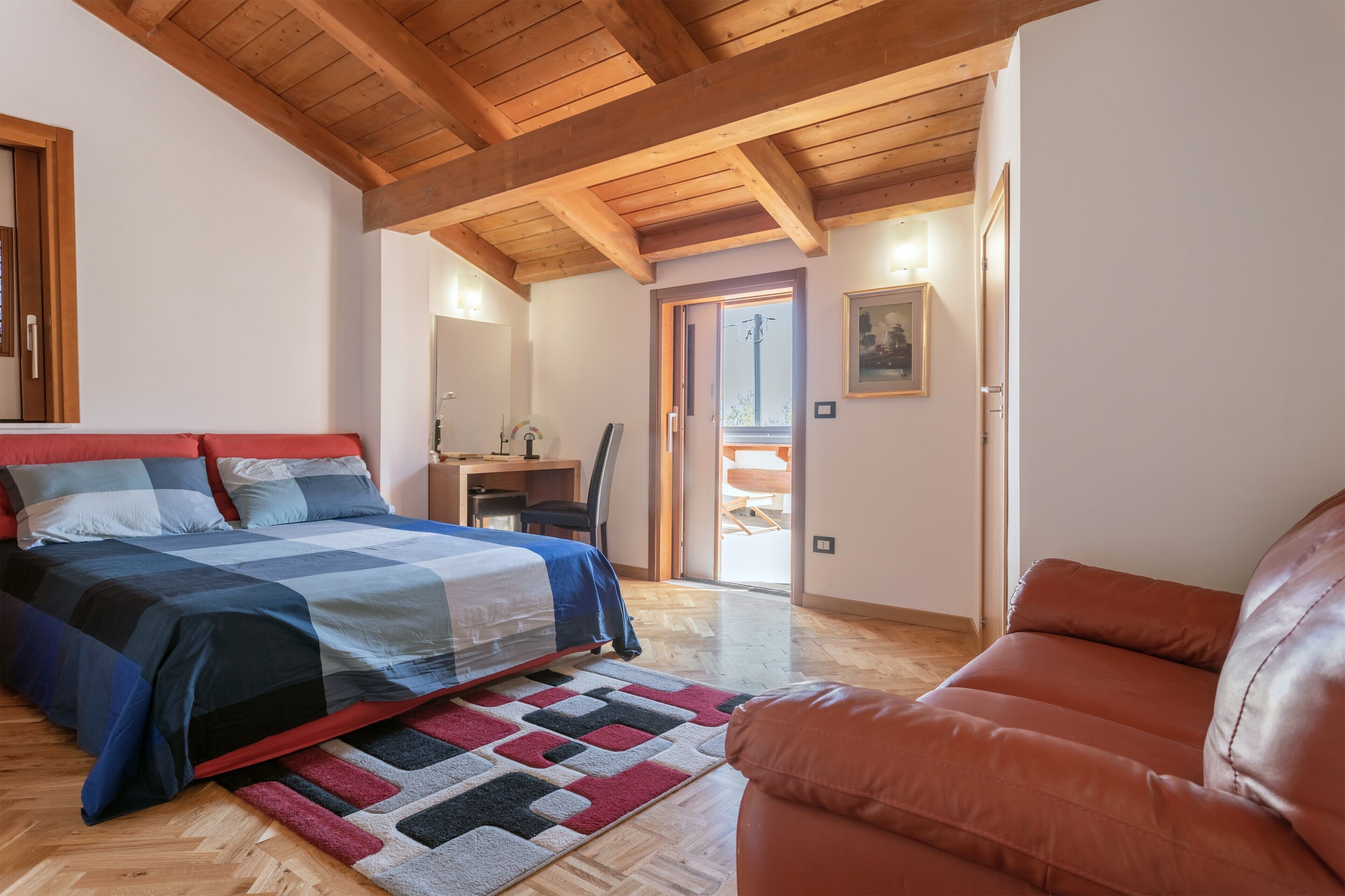 3 habitaciones, tabla de planchar con plancha y wifi gratis 