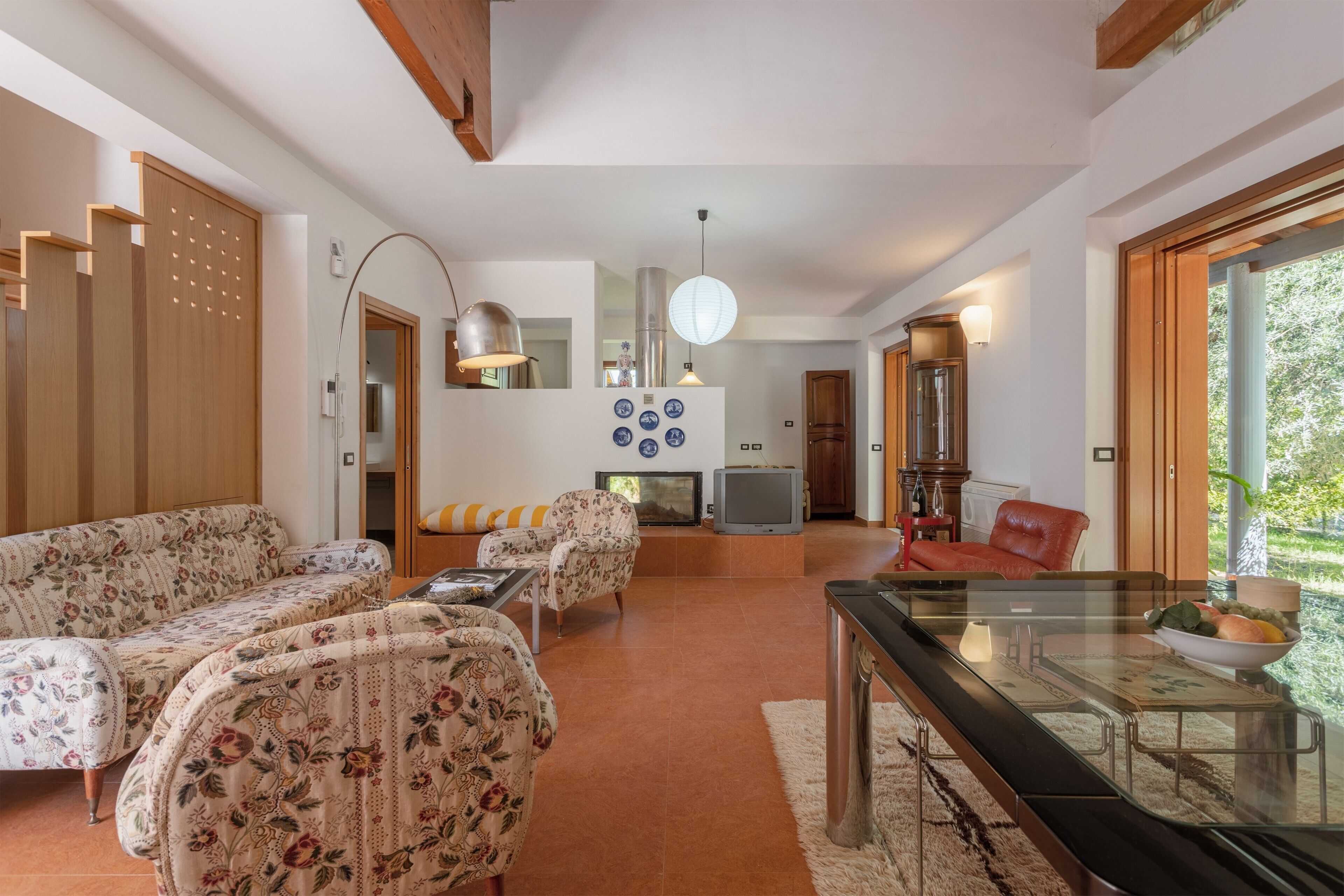 Televisión, chimenea