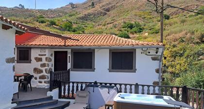 Holiday Accommodation "Casa Abuelo Paco" in the middle of nature