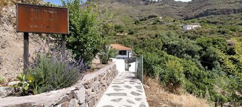 Holiday Accommodation "Casa Abuelo Paco" in the middle of nature