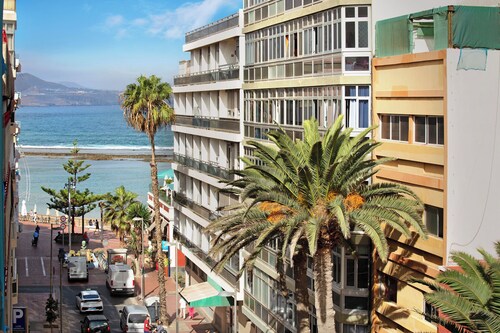 Holiday Home 'Beach Studio Apartment Canteras' with Sea View & Wi-Fi