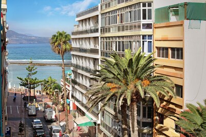 Holiday Home 'Beach Studio Apartment Canteras' with Sea View & Wi-Fi