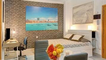 1 slaapkamer, een strijkplank/strijkijzer, gratis wifi, beddengoed