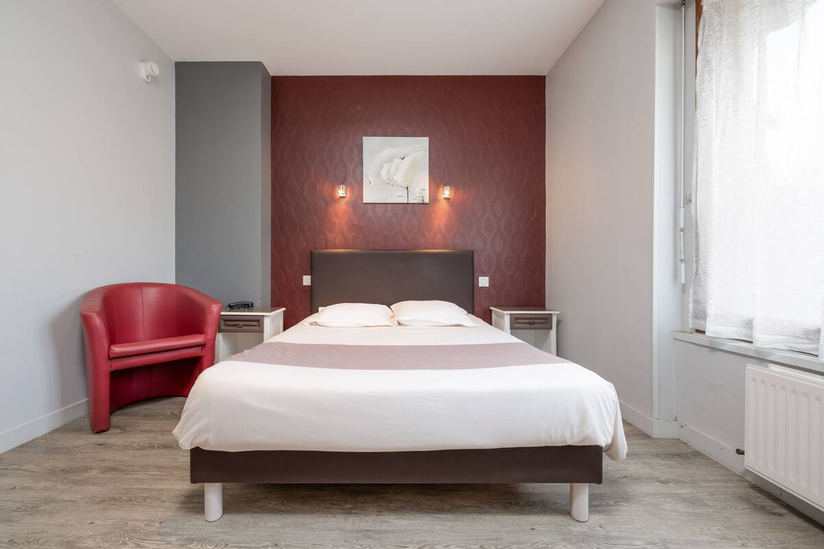 Senior tweepersoonskamer, 1 tweepersoonsbed | Gratis wifi, beddengoed