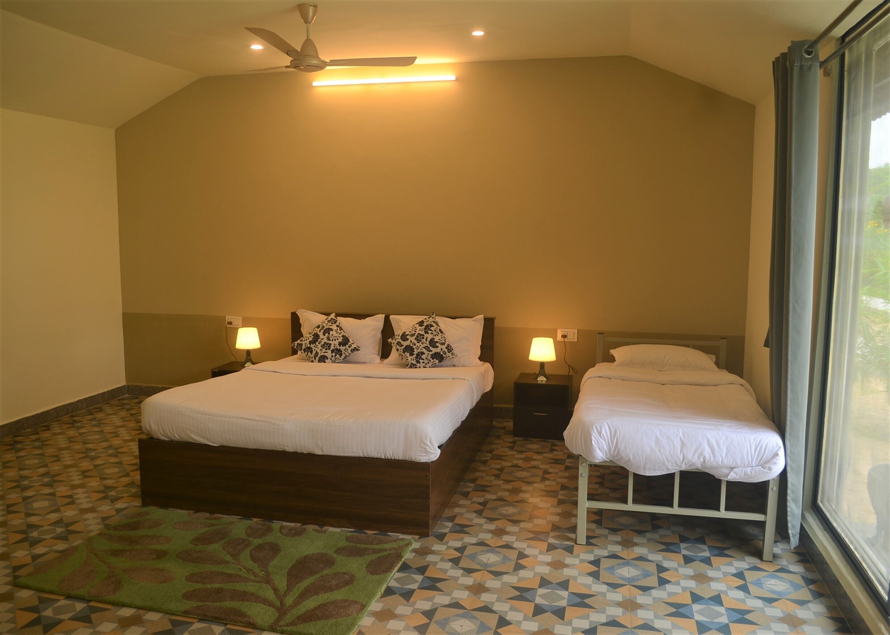 Premium bedding, desk, blackout drapes, soundproofing