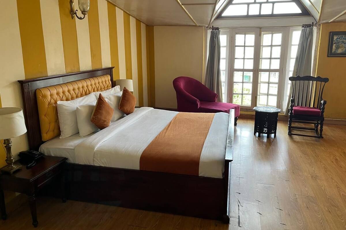 Family Room | 1 bedroom, desk, iron/ironing board, free WiFi