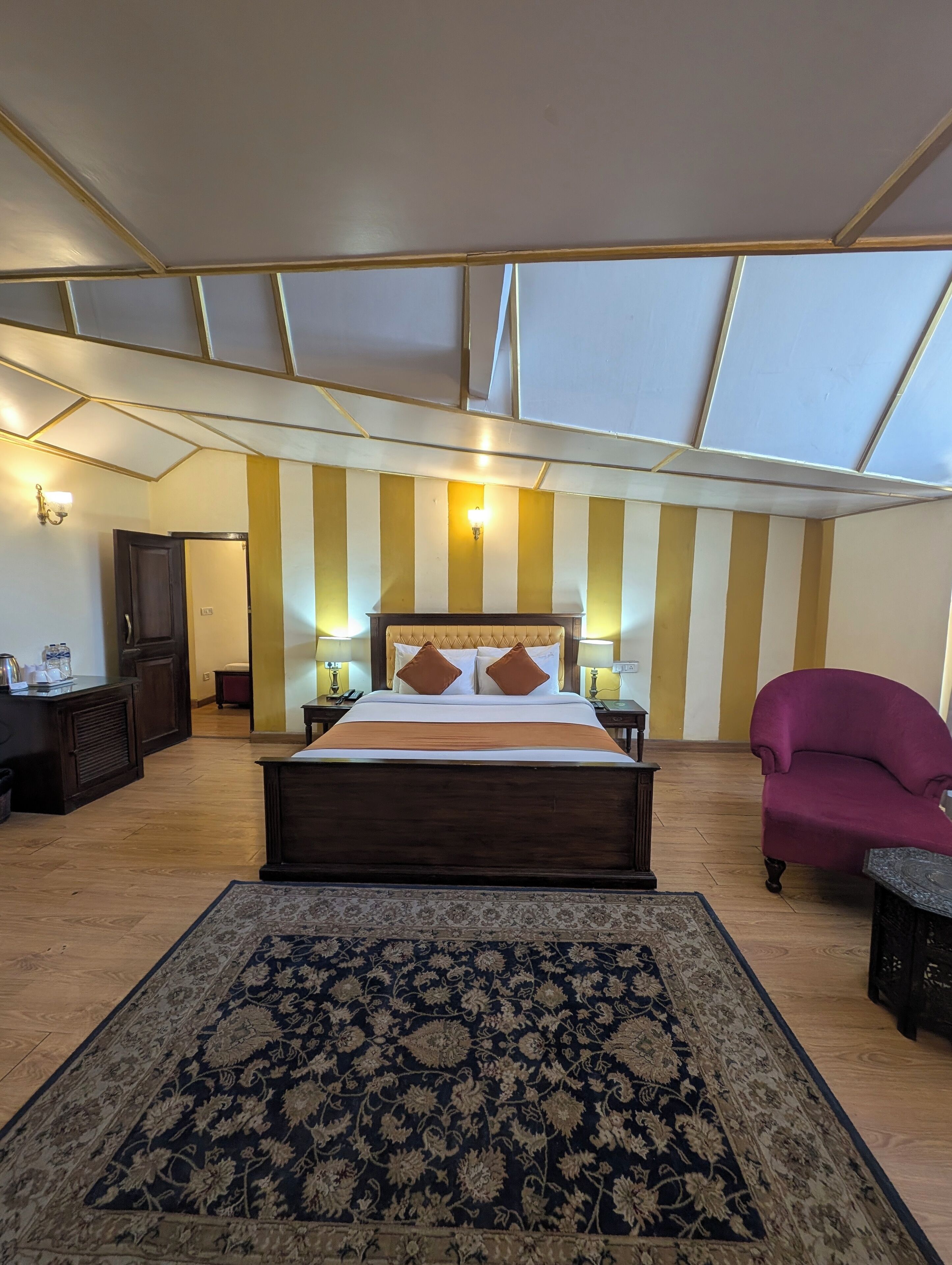 Familieværelse til 4 personer | Skrivebord, strygejern/strygebræt, gratis Wi-Fi