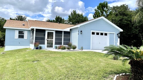 Clean Home in The Villages-Walking distance to Orange Blossom Hills Country Club