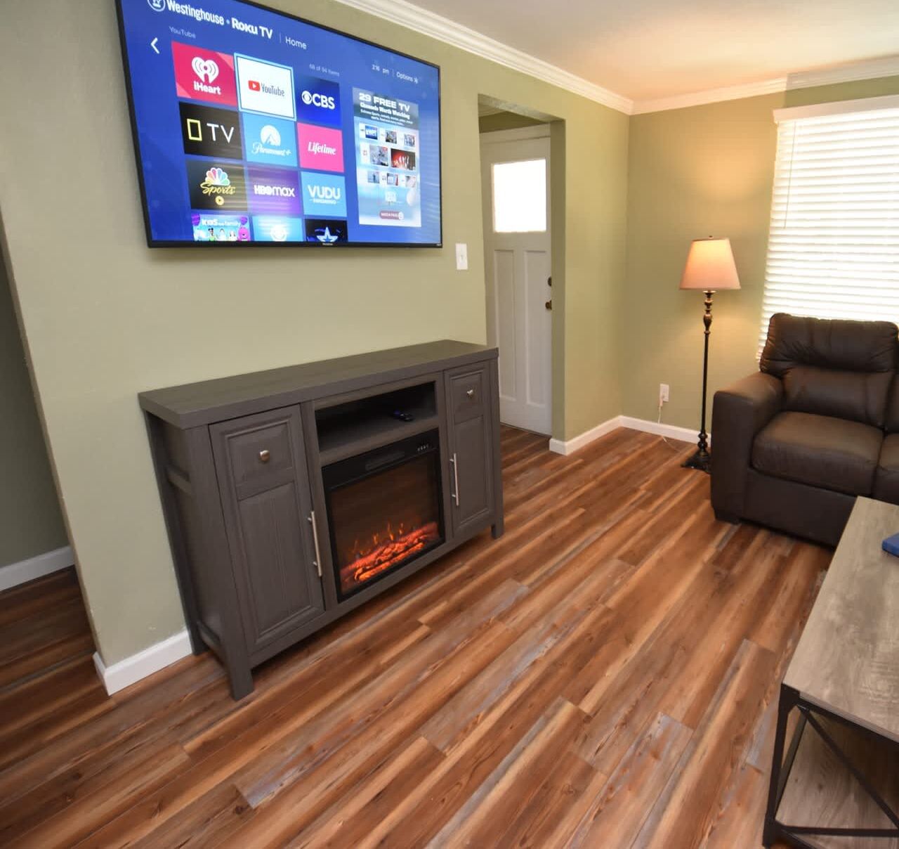 TV, fireplace, offices