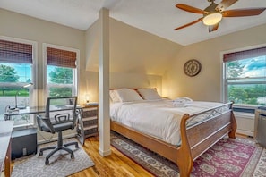 2 bedrooms, desk, iron/ironing board, WiFi