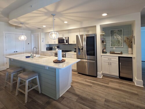 DODGEN WAVES -3/3 with 2 covered balconies 1 min walk to beach!